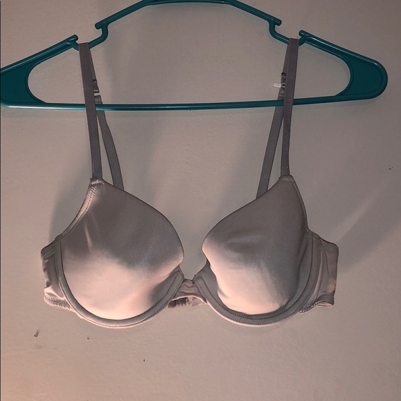 white bra - Picture 1 of 4